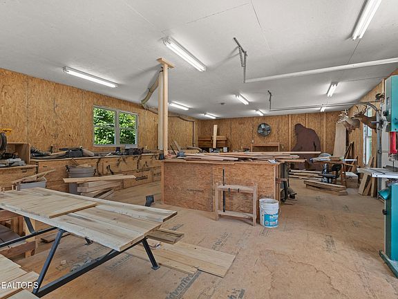 33rd image of 1730 Silver City Rd