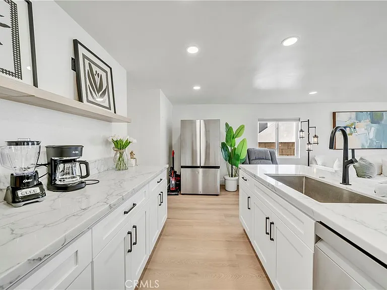 920 W Balboa Blvd — Photo 7