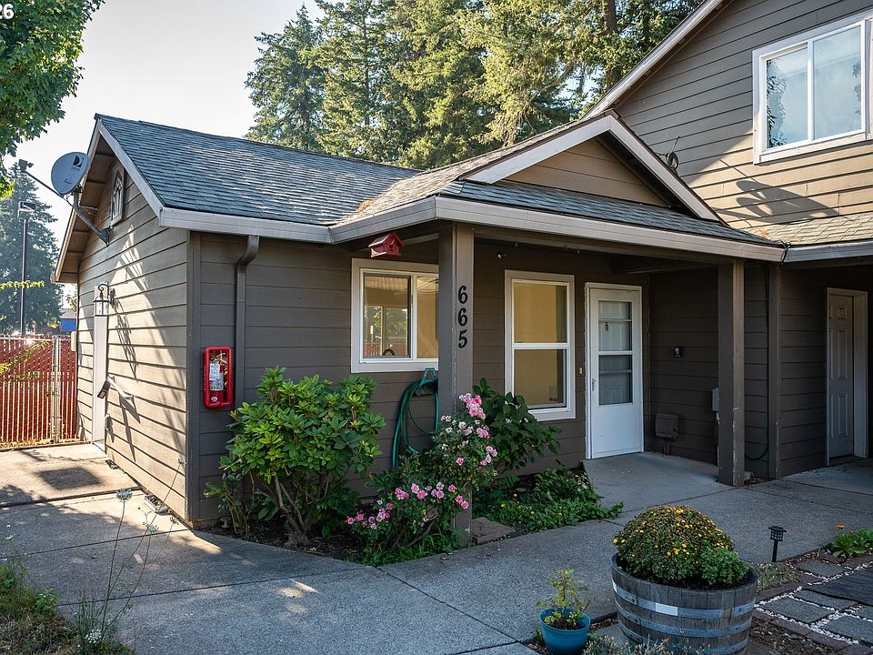 1st image of 665 SE 197th Ave