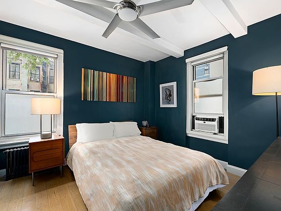 3rd image of 325 W 45th St APT 415