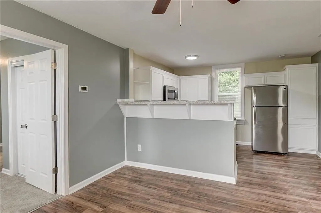 1 bed, 650 sqft, $1,075 — Photo 4