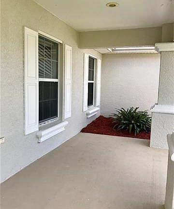 5th image of 822 NE 11th St