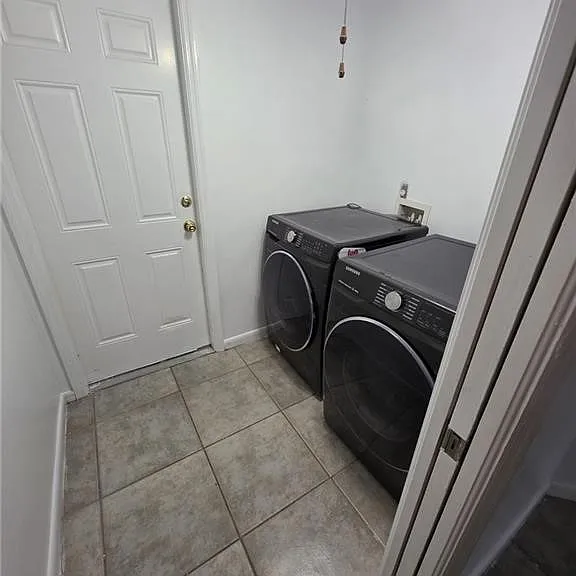 409 Hull Ave S — Photo 9