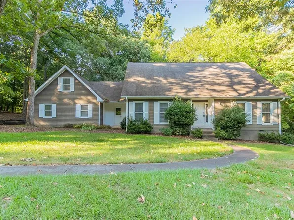 512 Cherokee Mills Dr, Woodstock, GA 30189
