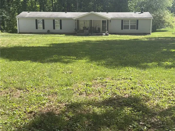 5925 Bobs Lake Rd, Hamptonville, NC 27020