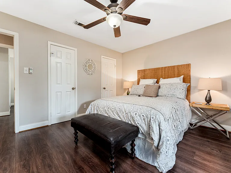 1043 Grand Junction Dr — Photo 33