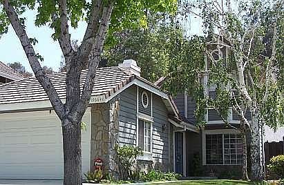 Manicured Front Lawn