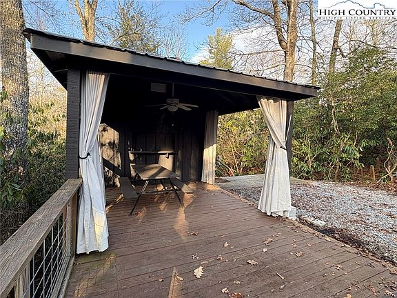 3rd image of 157 Hemlock Loop