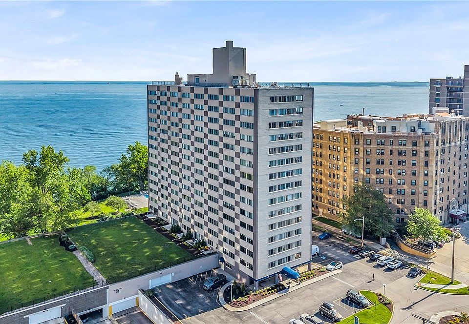 1st image of 12520 Edgewater Dr APT 1005