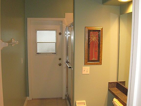 Queen Room Ensuite
