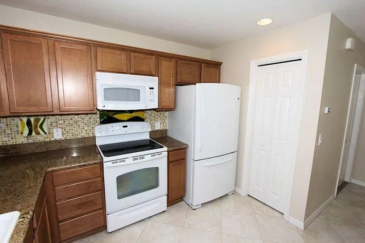 2220 Pilar Pl — Photo 3