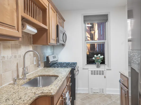 5610 Netherland Avenue image 4 of 21