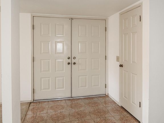 3rd image of 25847 S Greencastle Dr