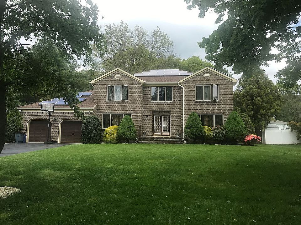 1st image of 28 Mohawk Ln