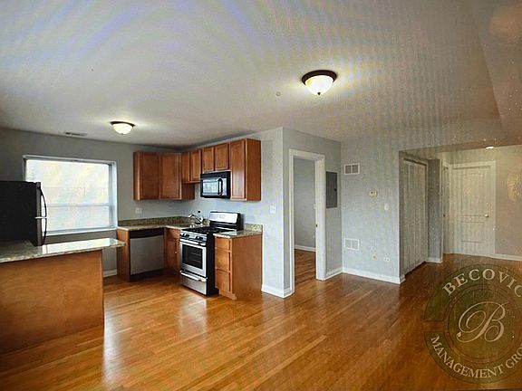 5th image of 7610 N Marshfield Ave #403