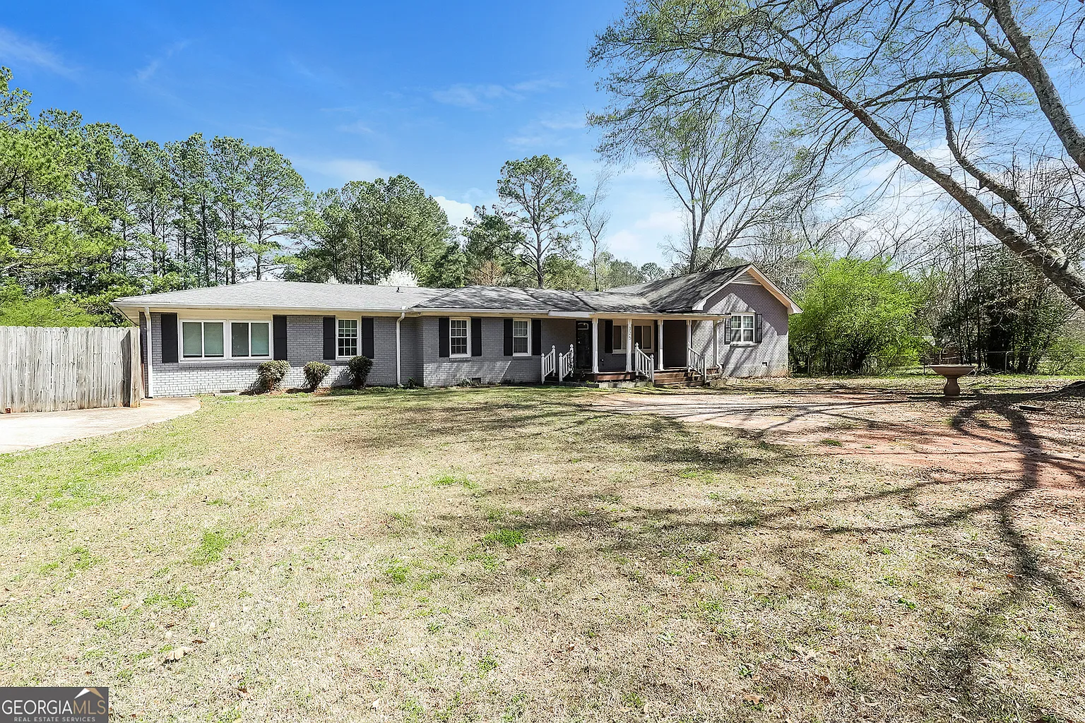 325 Longview Rd photo 1