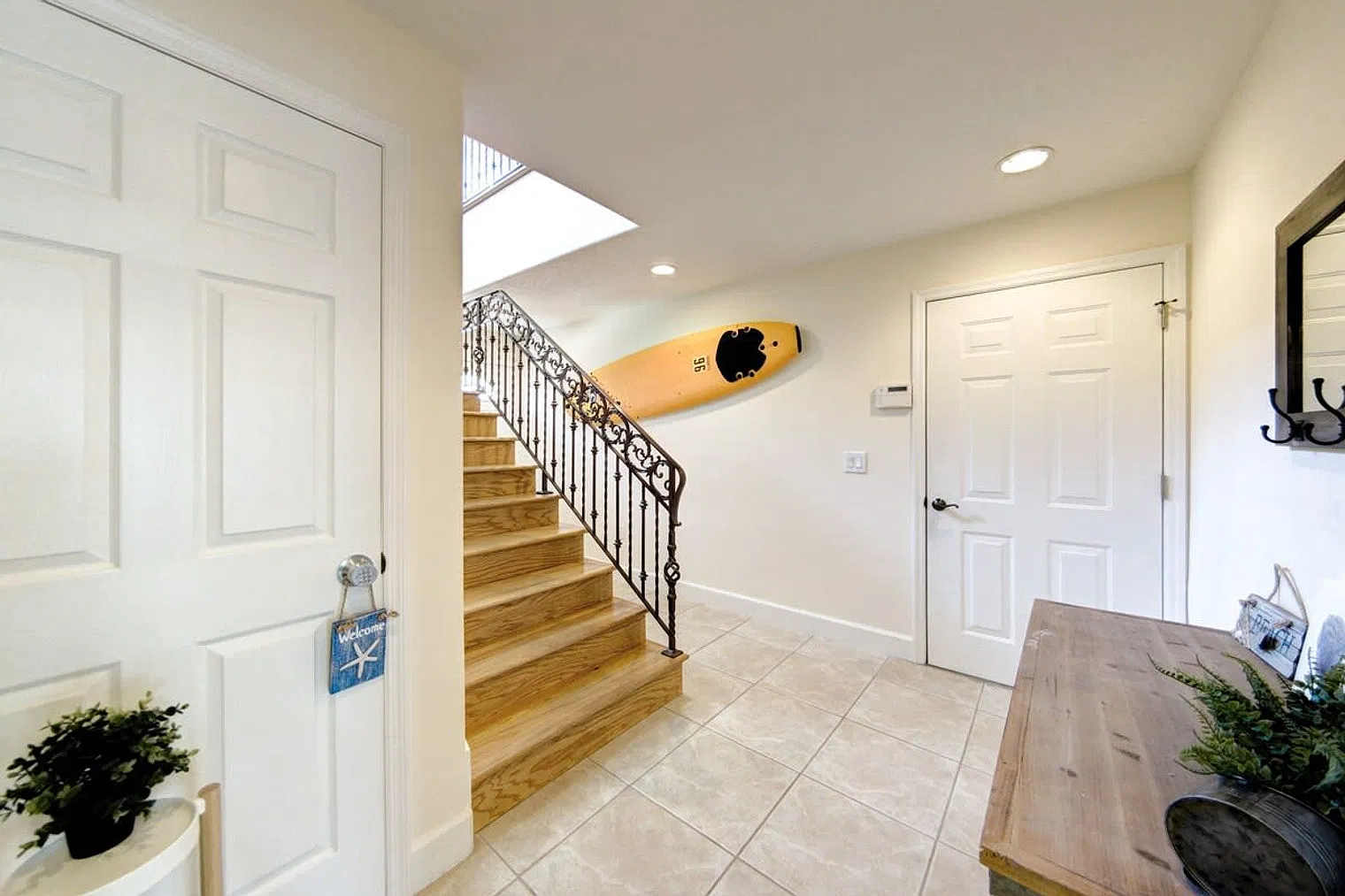 4 bed, 3.0 bath, 2992 sqft, $20,256 — Photo 4