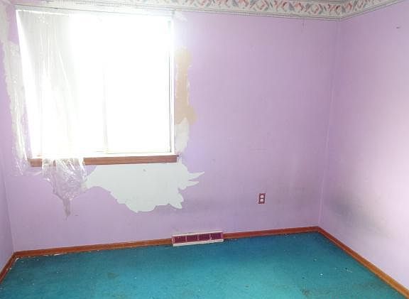 4th image of 5456 S Park Ave