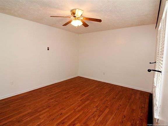 5th image of 224 Wilkes Dr