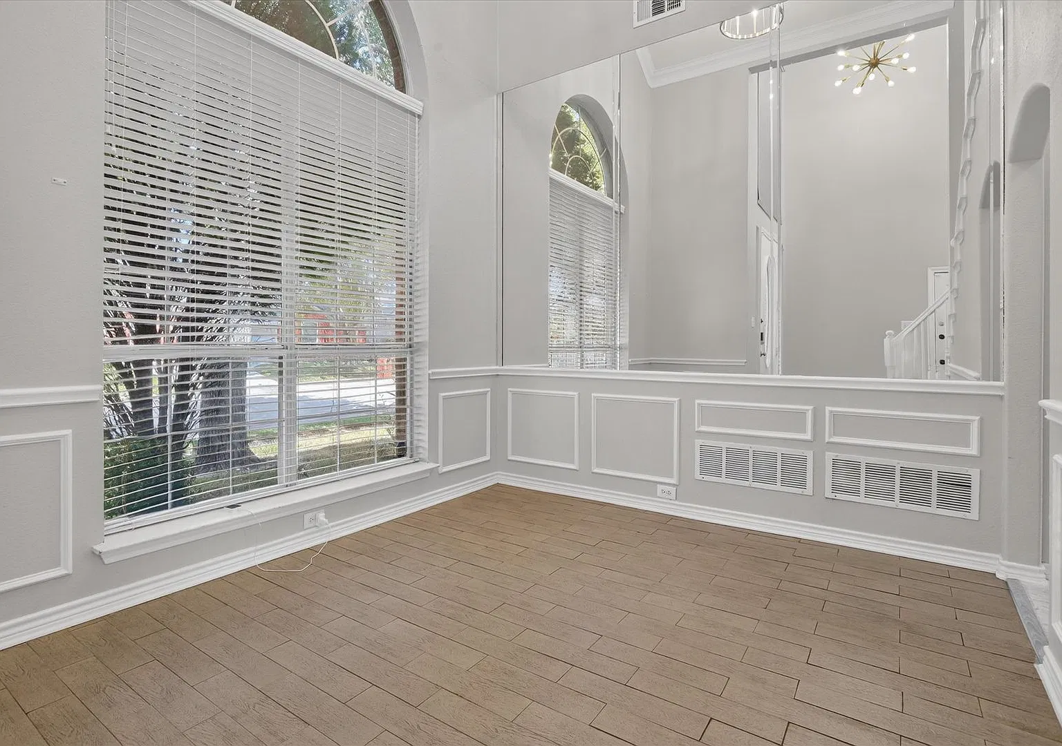 Charming 3-Bedroom Home in Flower Mound — Photo 2