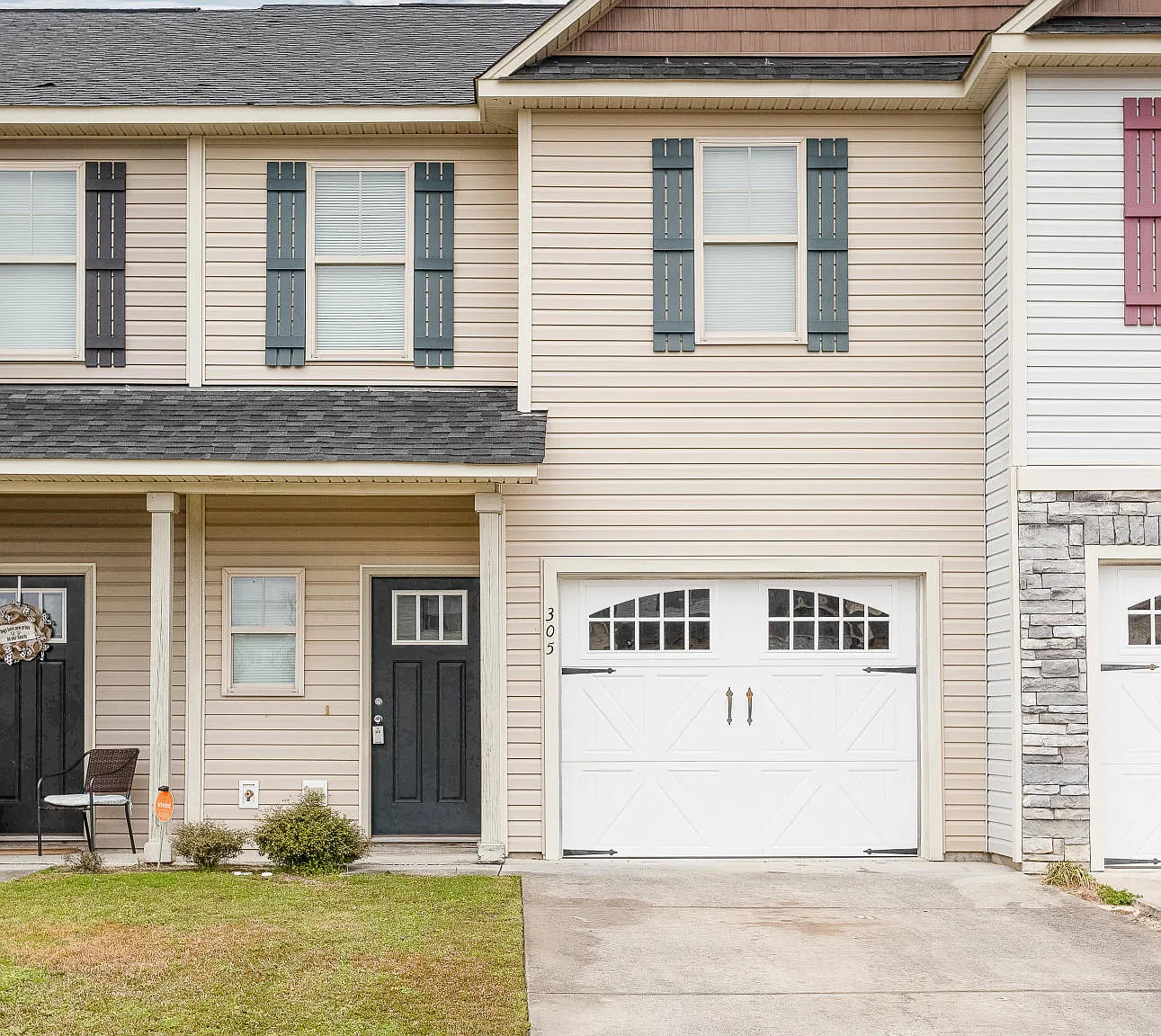 3 bed, 2.5 bath, 1408 sqft, $1,250 — Photo 1