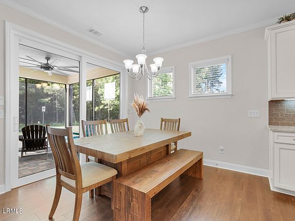 4th image of 574 Canterbury Court