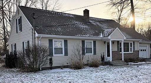 2nd image of 17 Oakwood Ave