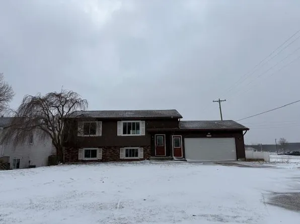 11190 Winter Dr, Zeeland, MI 49464