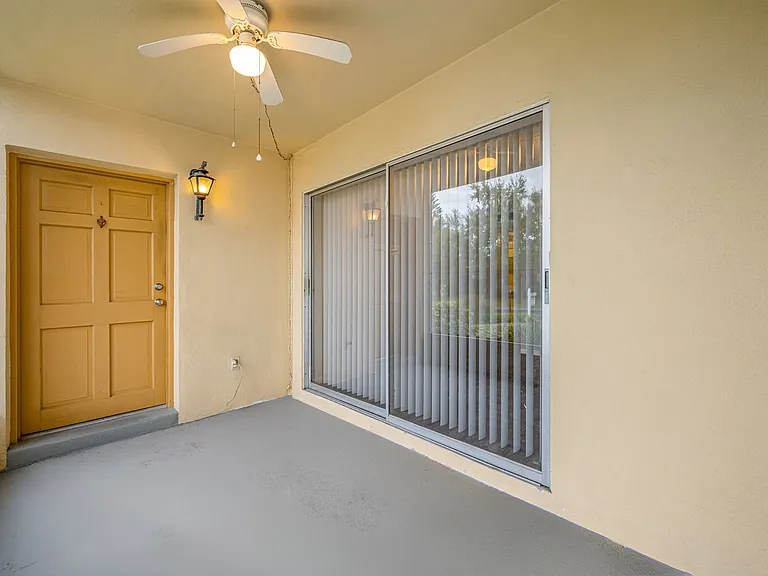 Lake Tarpon Apartments — Photo 34