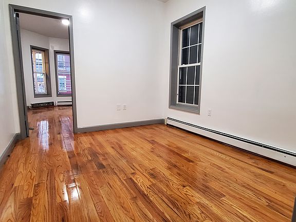 5th image of 617 Bramhall Ave #37E