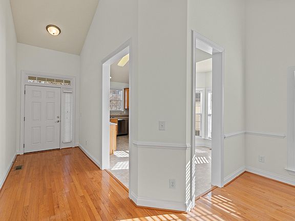 3rd image of 105 Rockport Ridge Way