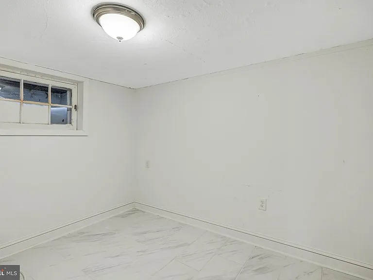 3916 Military Rd — Photo 33