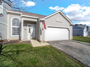 7 Dogwood Ct, Lake In The Hills, IL 60156