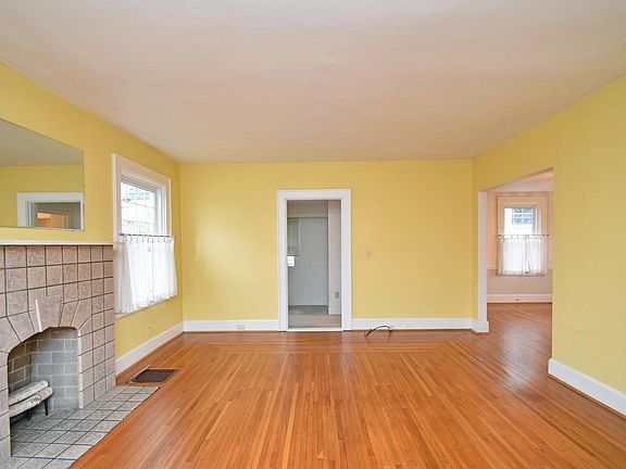 3rd image of 5734 Doerger Ln