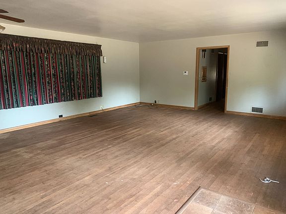 4th image of 202 Osage St