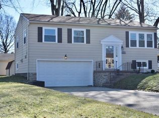 4517 Warwick Dr N, Canfield, OH