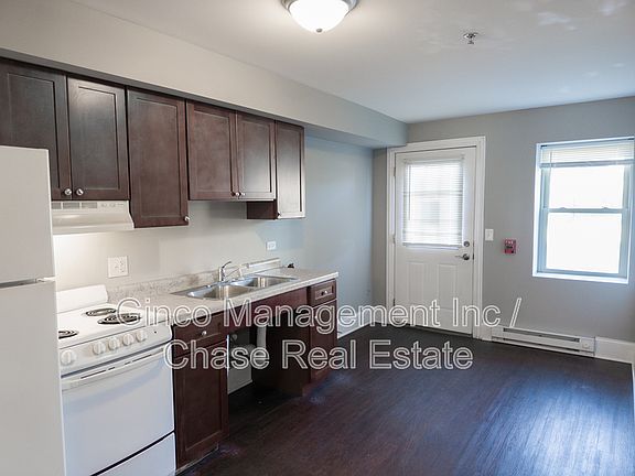 4th image of 113 N Hickory St #B