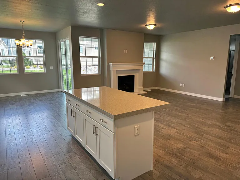 5016 W Evergreen Ln — Photo 8