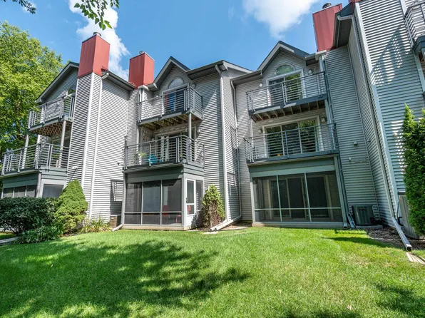 16 Hidden Hollow Trl, Madison, WI 53717