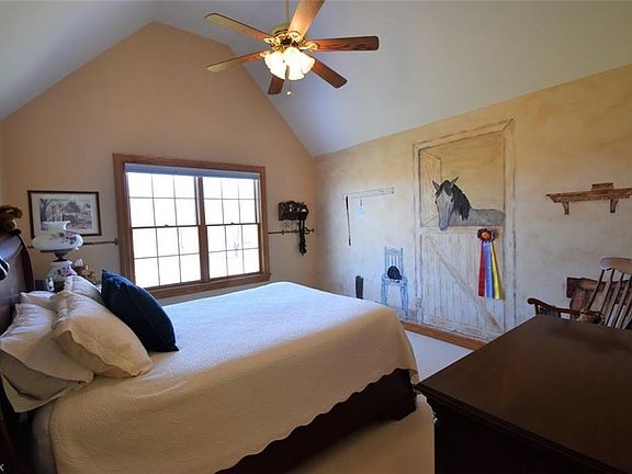 4th image of 6876 Country View Dr