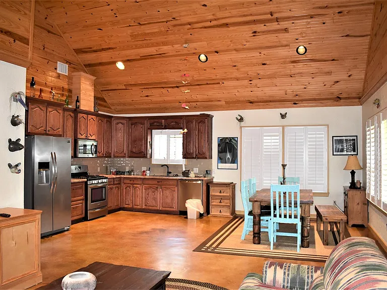 412 Pecan St — Photo 8