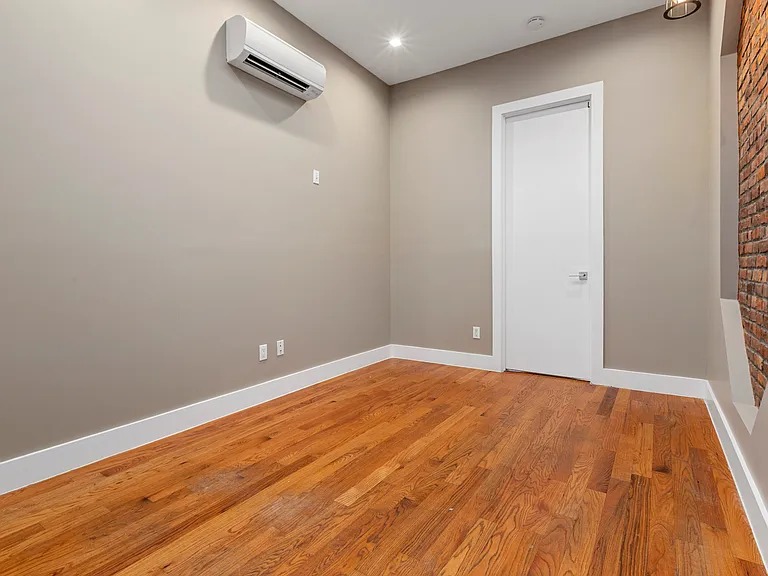 253 Hart St #2L — Photo 5