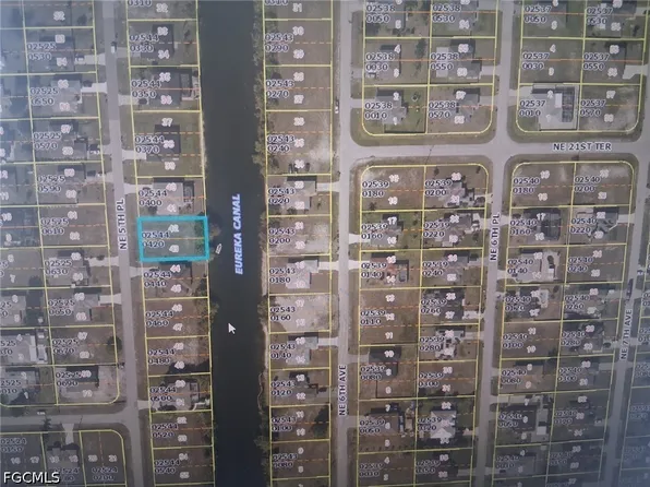 2033 NE 5th Pl, Cape Coral, FL 33909