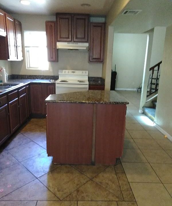 1st image of 1226 Mews Ln