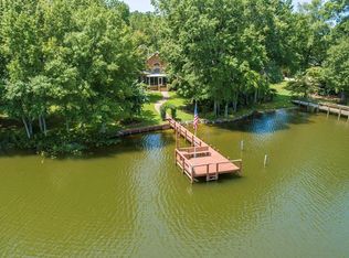 12 Woodlake Dr, Manning, SC 29102