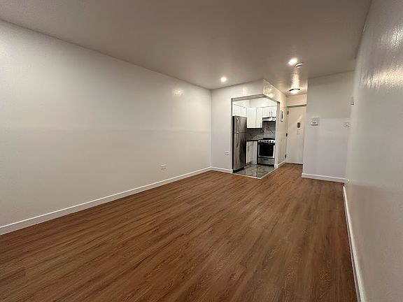5th image of 12-10 Astoria Park S #L3