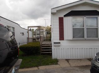 226 Central Skokie Rd, Lake Bluff, IL 60044