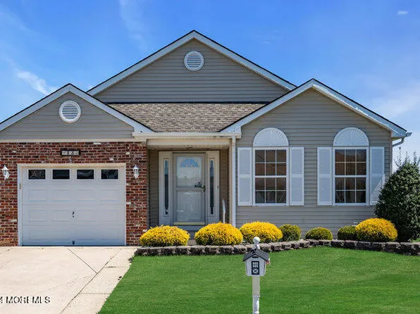 13 Bolton Court, Toms River, NJ 08757
