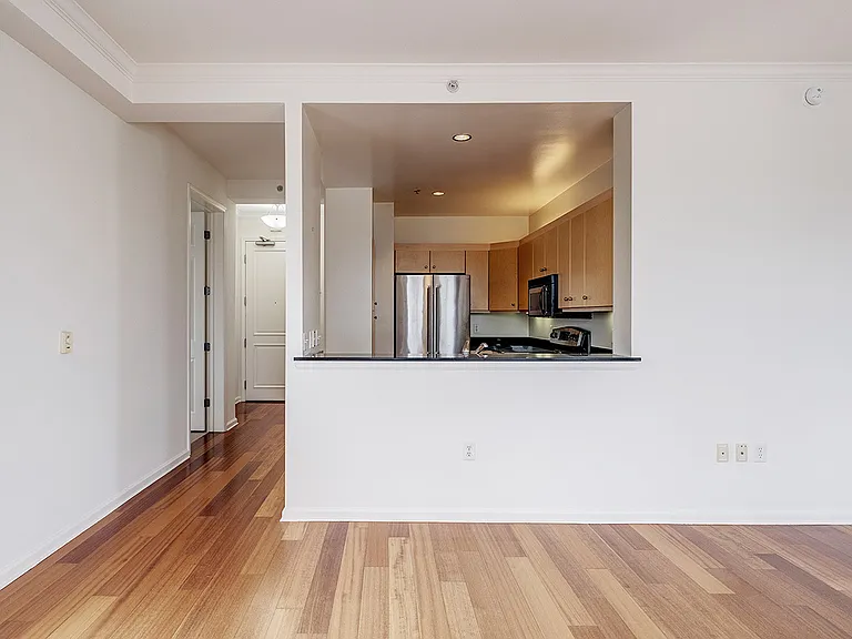 140 S Van Ness Ave #1131 — Photo 8