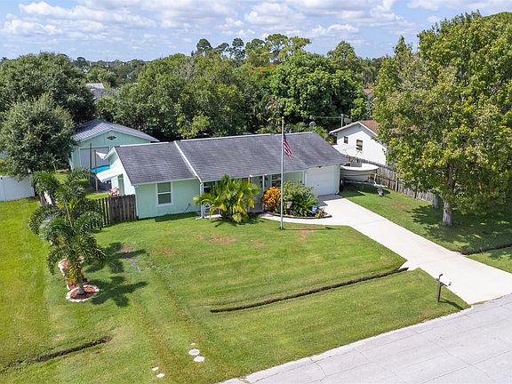 4th image of 618 SW Ray Avenue